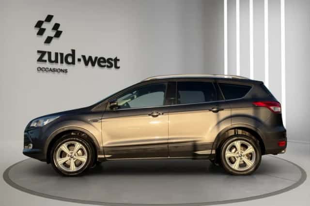 Ford Kuga (2016) thumbnail 4