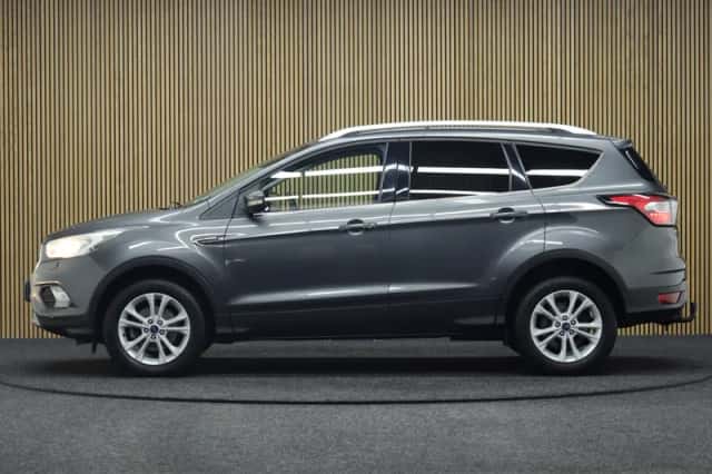 Ford Kuga (2017) thumbnail 2