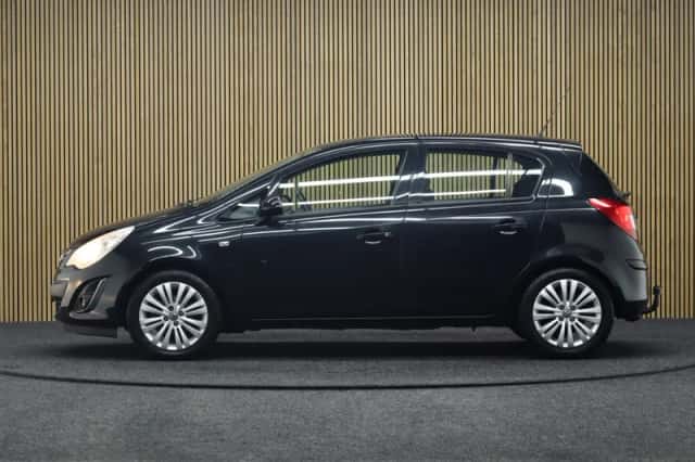 Opel Corsa (2013) thumbnail 2