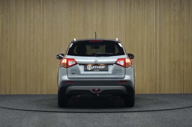 Suzuki Vitara (2016) thumbnail 4