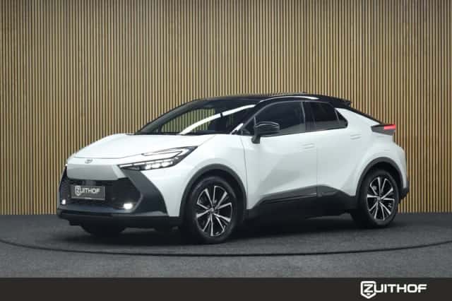 Toyota C-HR (2024) thumbnail 1
