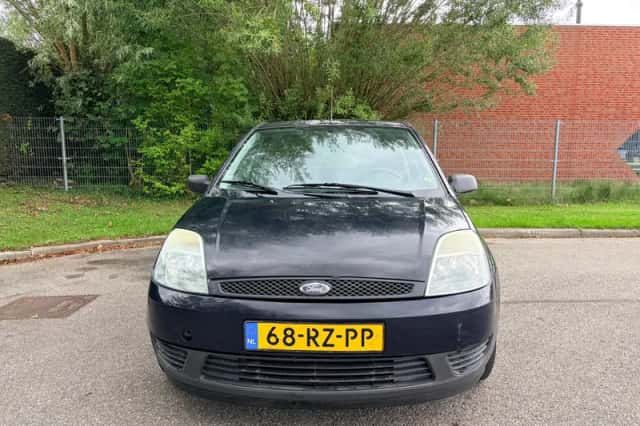 Ford Fiesta (2005) thumbnail 2
