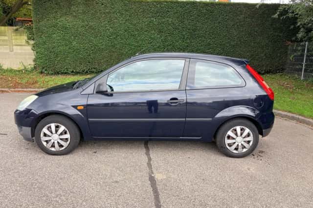 Ford Fiesta (2005) thumbnail 4