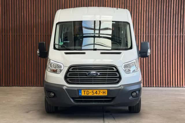 Ford Transit (2018) thumbnail 2