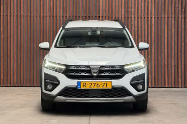 Dacia Jogger (2022) thumbnail 2