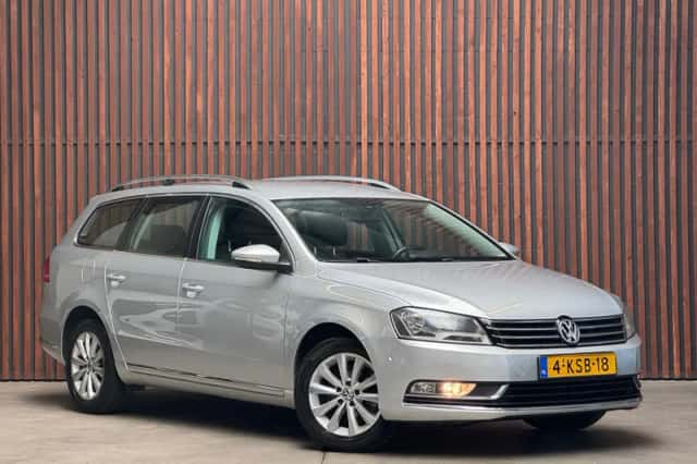 Volkswagen Passat (2013) thumbnail 3