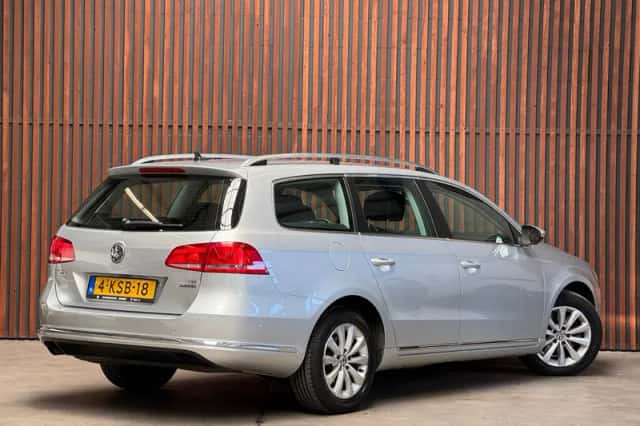 Volkswagen Passat (2013) thumbnail 5