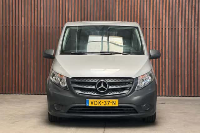 Mercedes-Benz Vito (2020) thumbnail 2