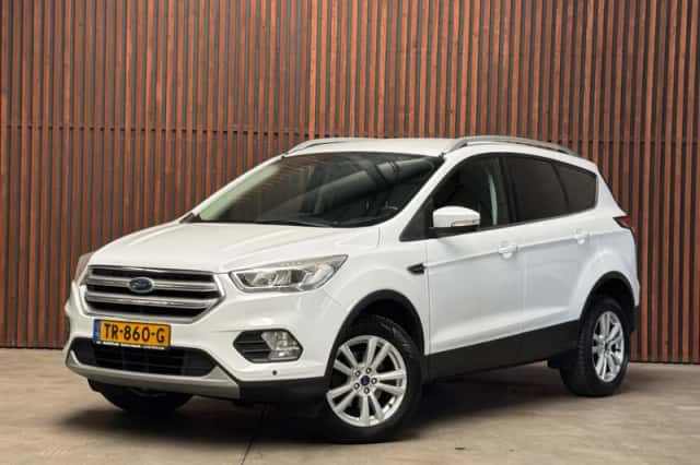Ford Kuga (2018) thumbnail 1