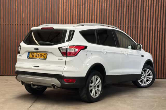Ford Kuga (2018) thumbnail 5