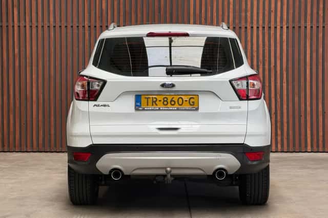Ford Kuga (2018) thumbnail 6