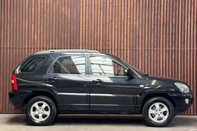 Kia Sportage (2008) thumbnail 4