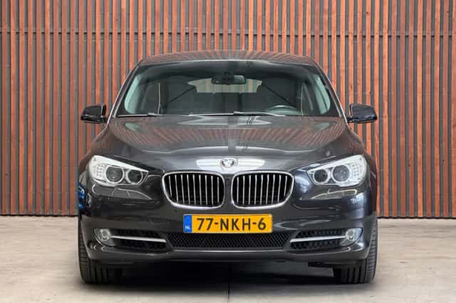 BMW 5-Serie (2010) thumbnail 2