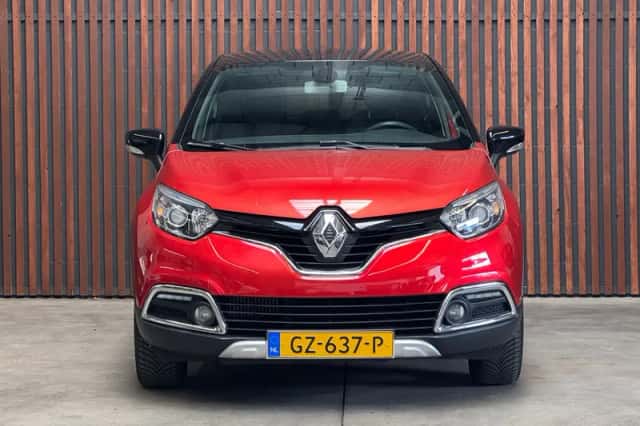 Renault Captur (2015) thumbnail 2