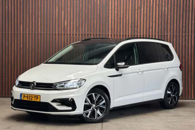 Volkswagen Touran (2021) thumbnail 1