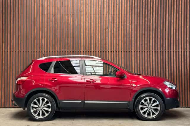 Nissan Qashqai (2012) thumbnail 4