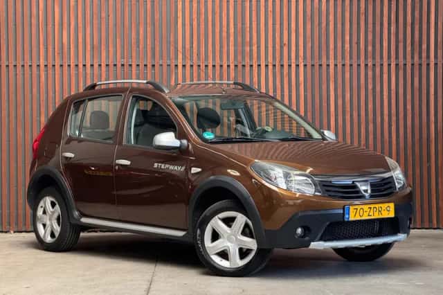 Dacia Sandero (2013) thumbnail 3