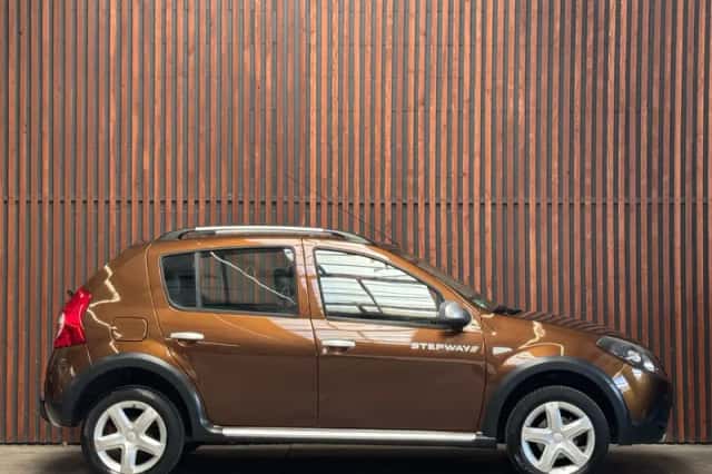 Dacia Sandero (2013) thumbnail 4