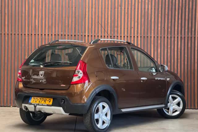 Dacia Sandero (2013) thumbnail 5