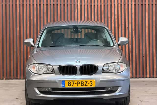 BMW 1-Serie (2010) thumbnail 2