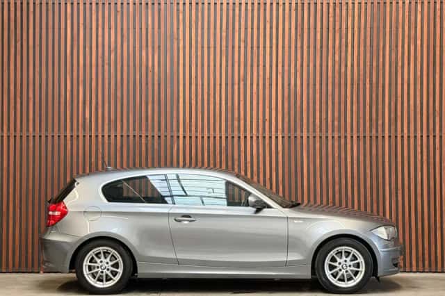 BMW 1-Serie (2010) thumbnail 4