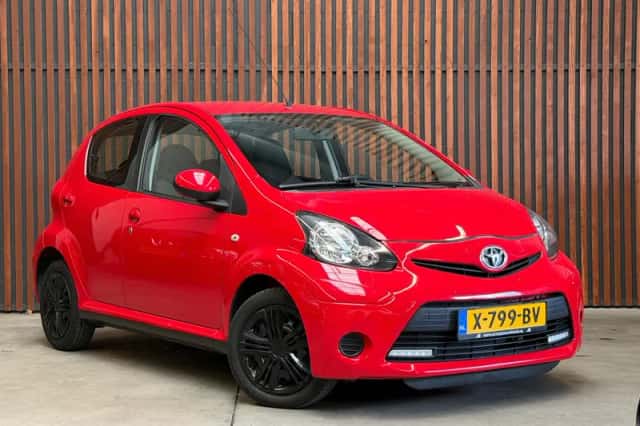Toyota Aygo (2012) thumbnail 3