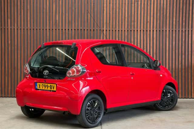 Toyota Aygo (2012) thumbnail 5