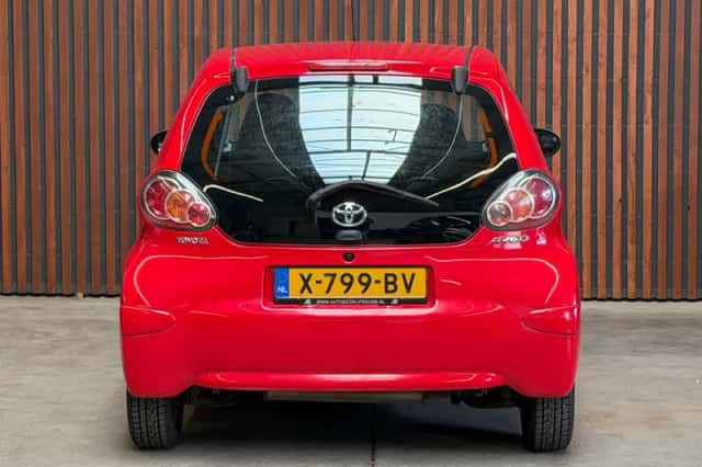 Toyota Aygo (2012) thumbnail 6