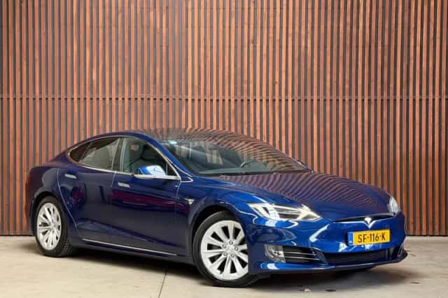 Tesla Model S (2018) thumbnail 3