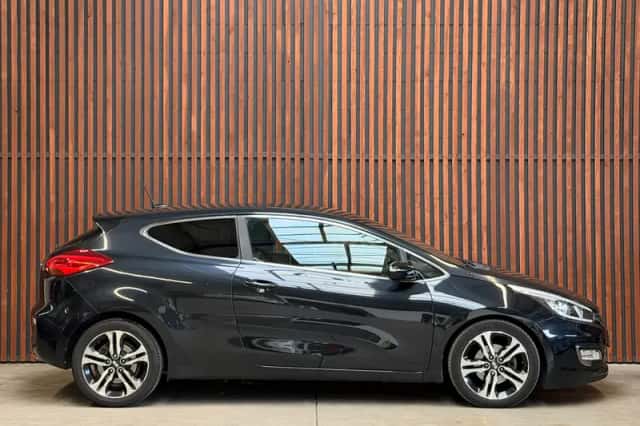Kia ProCeed (2013) thumbnail 4