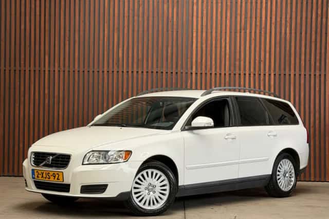 Volvo V50 (2010) thumbnail 1