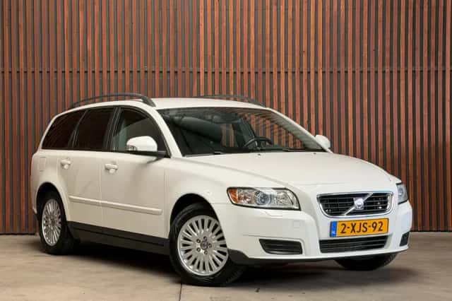 Volvo V50 (2010) thumbnail 3