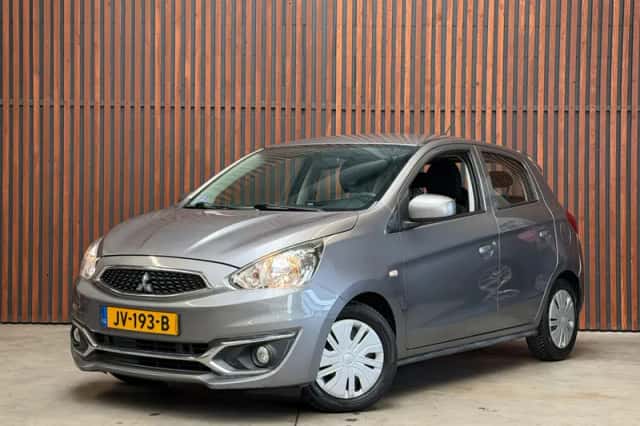 Mitsubishi Space Star (2016) thumbnail 1