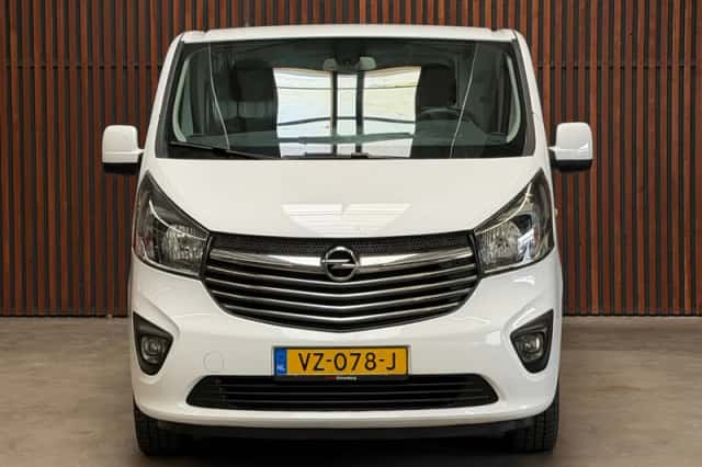 Opel Vivaro (2016) thumbnail 2