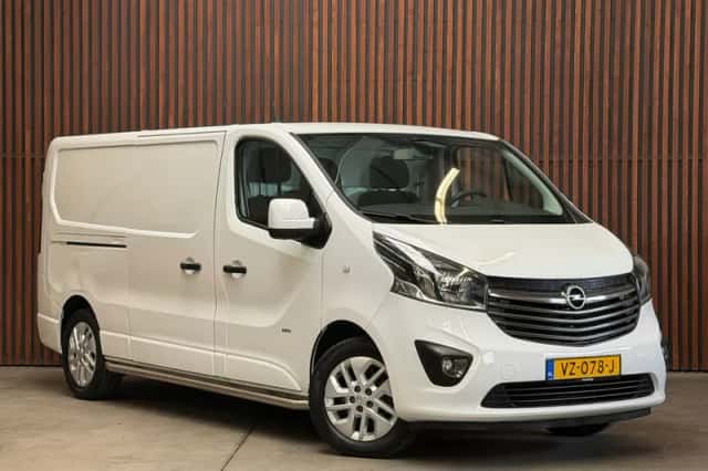 Opel Vivaro (2016) thumbnail 3