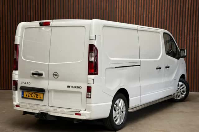 Opel Vivaro (2016) thumbnail 5