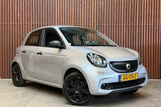 Smart ForFour (2015) thumbnail 3