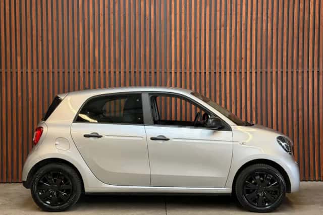 Smart ForFour (2015) thumbnail 4