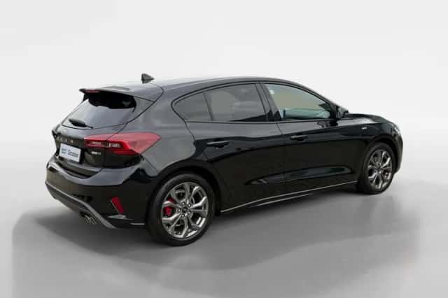 Ford Focus (2023) thumbnail 5