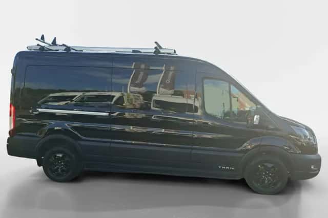 Ford Transit (2024) thumbnail 4