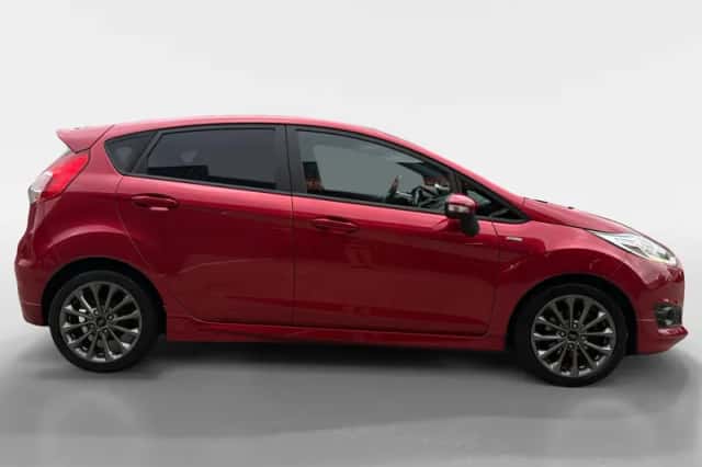 Ford Fiesta (2016) thumbnail 5