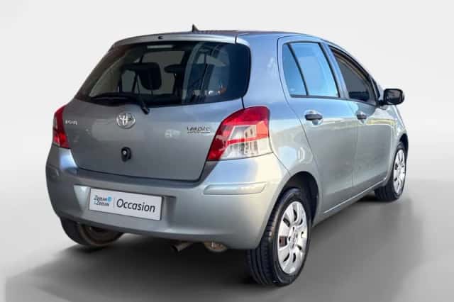 Toyota Yaris (2010) thumbnail 5