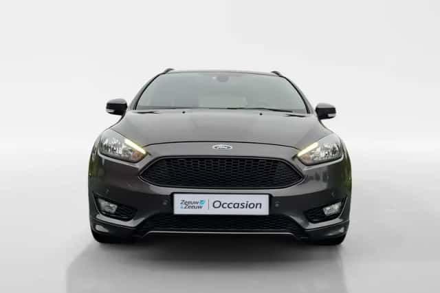Ford Focus (2018) thumbnail 2