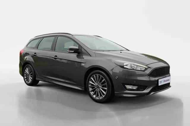 Ford Focus (2018) thumbnail 3