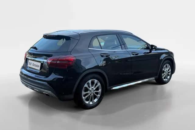 Mercedes-Benz GLA (2018) thumbnail 6