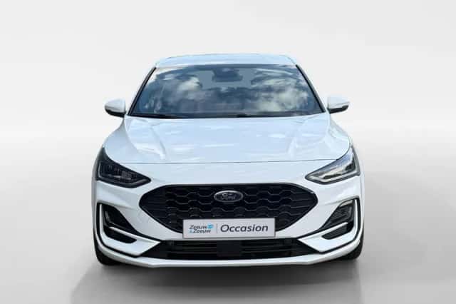 Ford Focus (2022) thumbnail 2