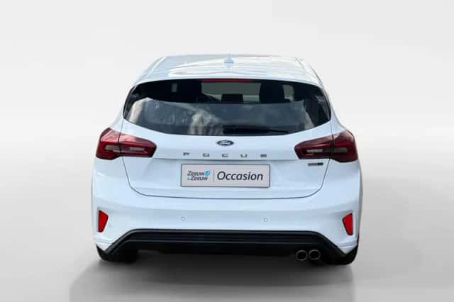 Ford Focus (2022) thumbnail 6