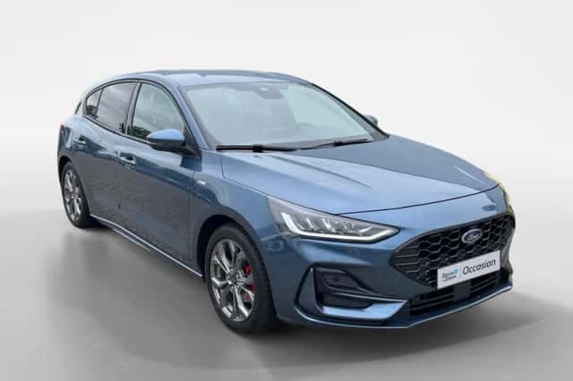 Ford Focus (2022) thumbnail 3