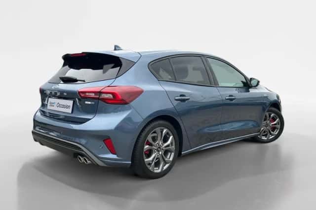Ford Focus (2022) thumbnail 5