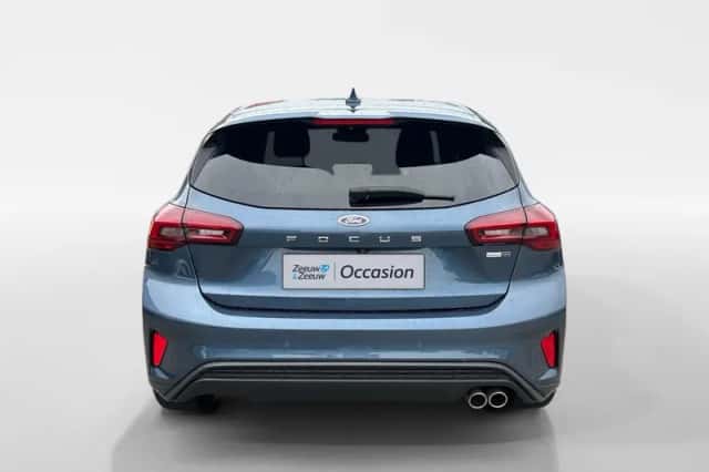 Ford Focus (2022) thumbnail 6
